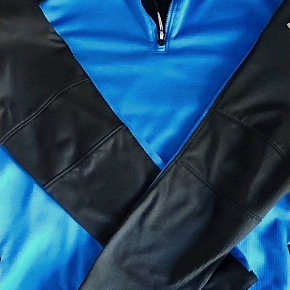 Under Armour Sweatshirt - Picture 8 of 8